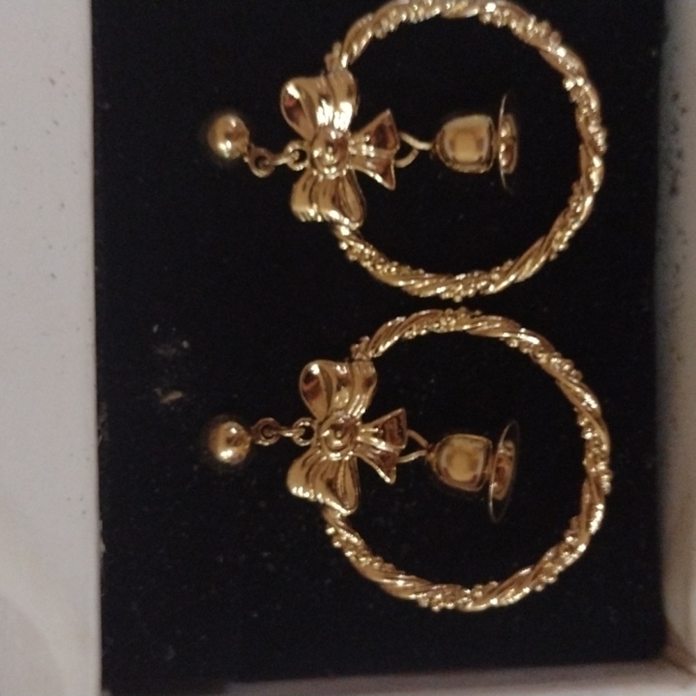 1992 Christmas  bell hoops gold toned surgical steel posts Nib Dangley Bell